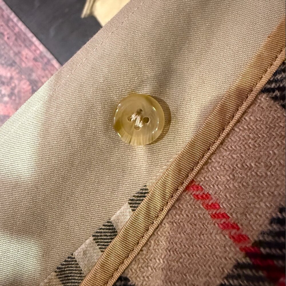 Vintage Burberry trench coat - Picture 4 of 6